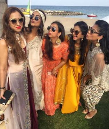 Sonam Kapoor is giving major fashion goals to wear in a BFF's wedding