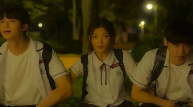 Kim Yoo Jung and Byeon Woo Seok are enmeshed in a frenzied affair, in 20th Century Girl's first teaser