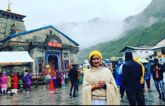 Rashmi Desai visits Kedarnath for a spiritual journey: Have a look