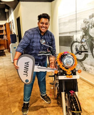 AVIRAL SINGH : A young lad turned out to be a visionary rider and a vlogger