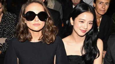 BLACKPINK’s Jisoo and Natalie Portman hang out at Paris Fashion Week
