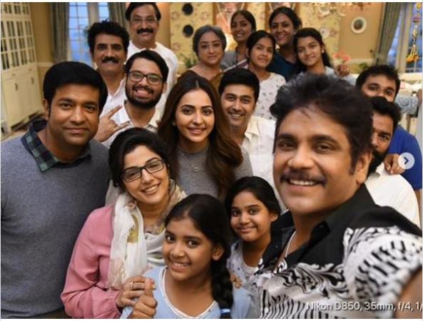 Nagarjuna Shared pic from Manmadhudh 2 set