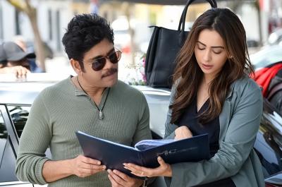 Manmadhudu 2 shooting in Portugal, Nagarjuna shared work out video