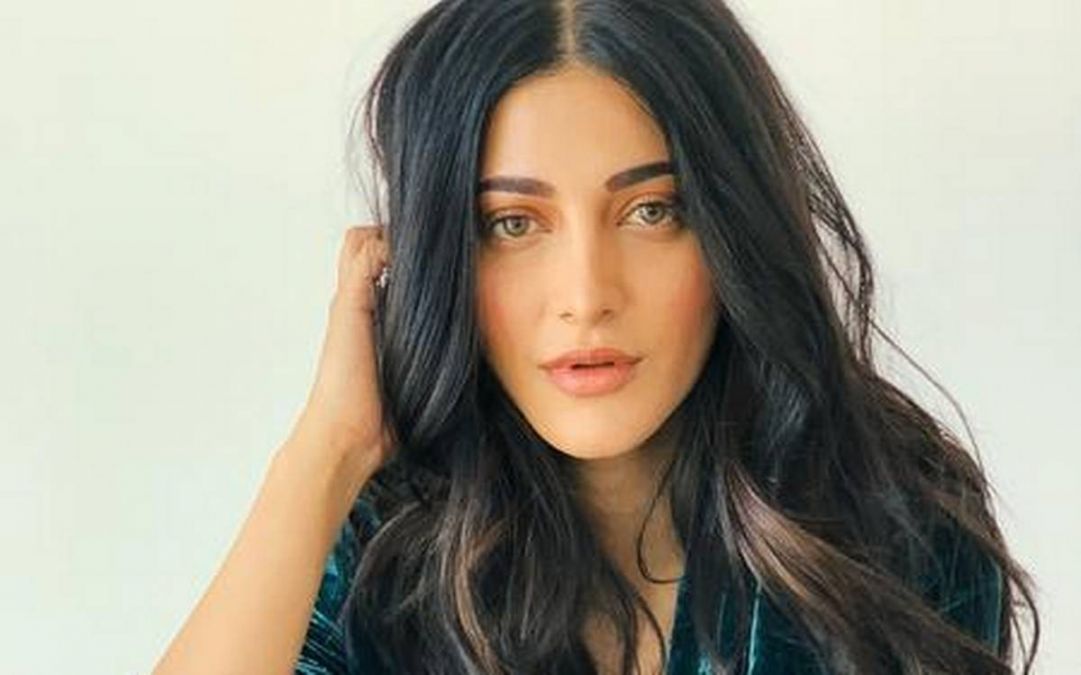 Shruti Haasan's solo debut track gets appreciated by Bollywood as well as Tollywood