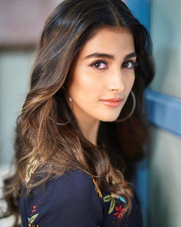 Pooja Hegde to have a double role in 'Radheshyam'