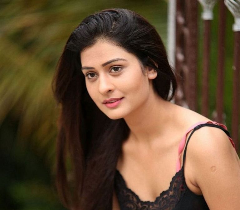 This actress desires to work with leading stars Prabhas and Mahesh Babu