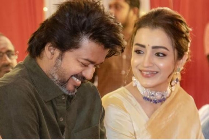 Video!! Thallapathy Vijay and Trisha Krishnan come together for Pooja, Fans are impressed