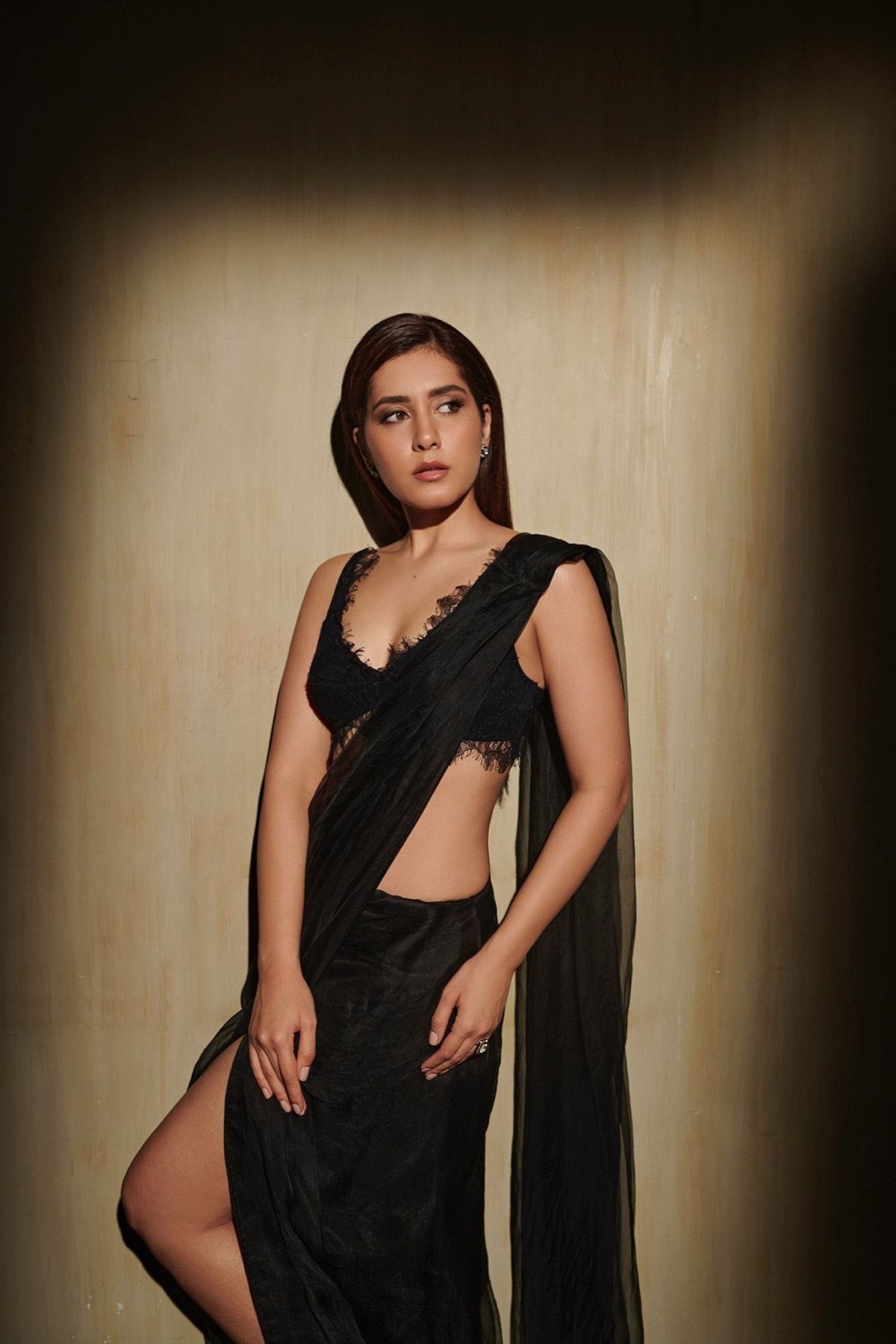 टॉलीवुड दीवा राशि खन्ना ने चेन्नई में 'सरदार' की शूटिंग शुरू की