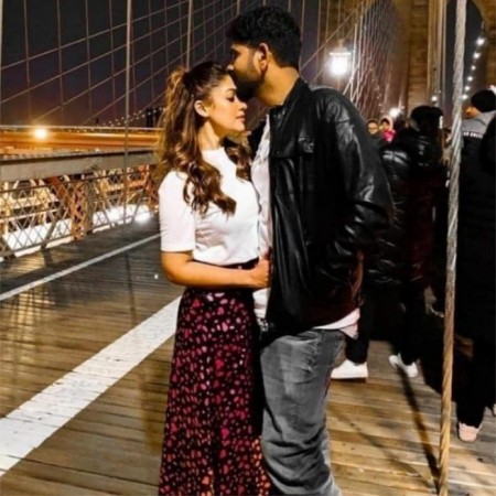 Vignesh Shivan and Nayanthara ring in the New Year at Burj Khalifa: Video