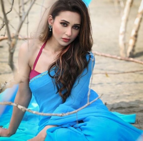 Mimi Chakraborty wishes fans on New Year, See pics