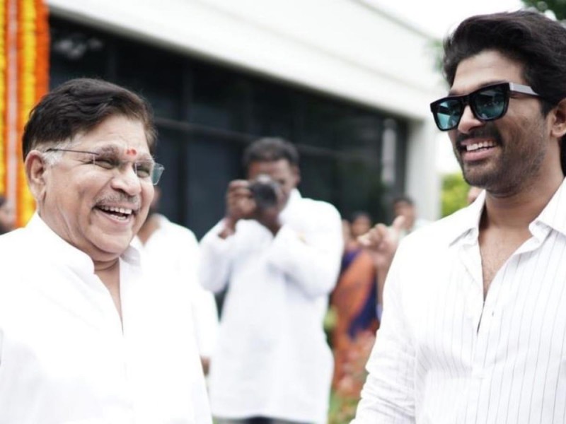 Allu Arjun wishes father Allu Aravind a happy birthday & shares a picture of them twinning in white