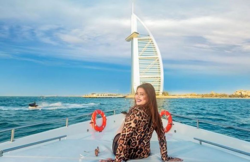 एना साहा ने अपनी दुबई यात्रा से शेयर किया अद्भुत वीडियो