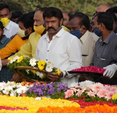 Balakrishna pays tribute to NTR on his death anniversary: See photos