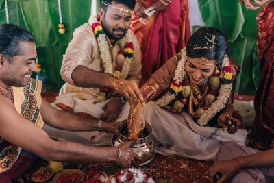अभिनेता और सह निर्देशक अश्विन सरवनन ने  काव्या रामकुमार से की शादी