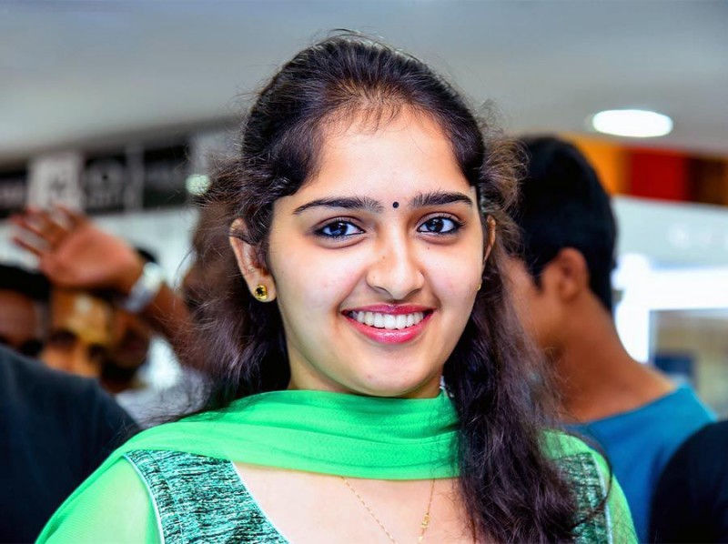 Sanusha shares a throwback picture with Kavya Madhavan