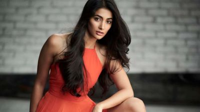 Pooja Hegde Caught Red Handed By Police?