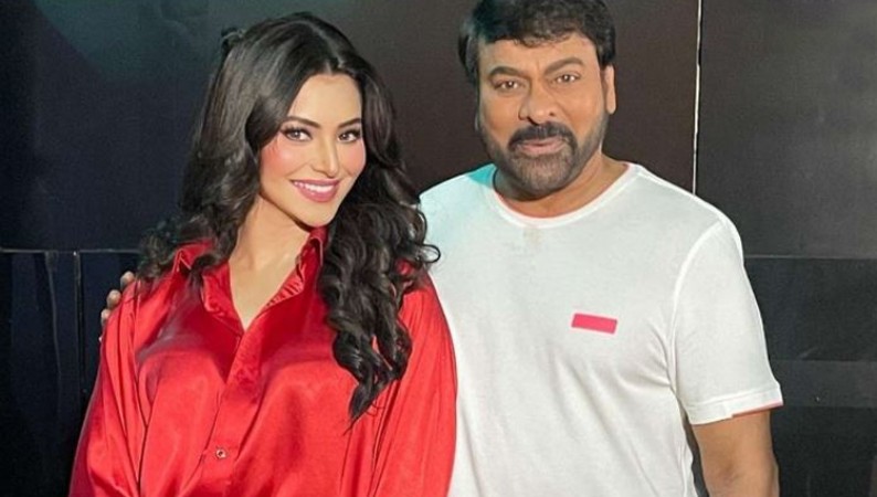 Cheeranjeevi poses with Urvashi Rautela for special appearance in his next