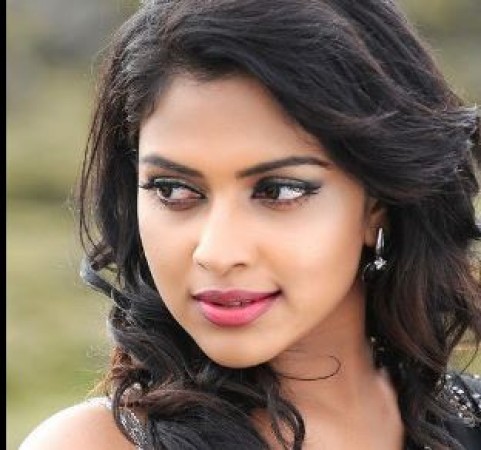 Amala Paul exposes the Dark side of Telugu Industry, Everything was very glamorous