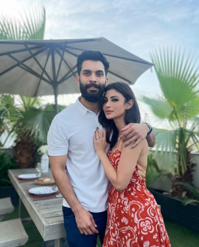 Fans go gaga over Mouni Roy and Suraj Nambiar's lovely pictures