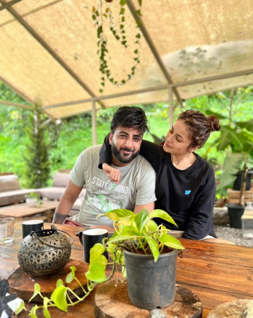 Shehbaz Gill shares adorable pictures with sister Shehnaaz Gill, have a look