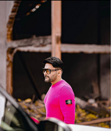 Kapil Sharma looks dapper in a pink sweatshirt and stylish glasses; Have a look