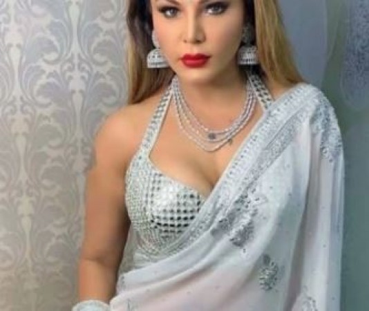 Video!! Rakhi Sawant admitted to the hospital,  Know why