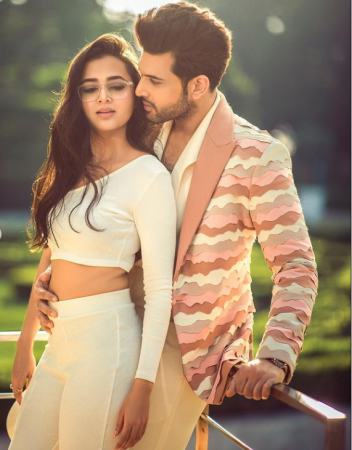 Tejasswi Prakash and Karan Kundrra looks stunning as they twin; Have a look