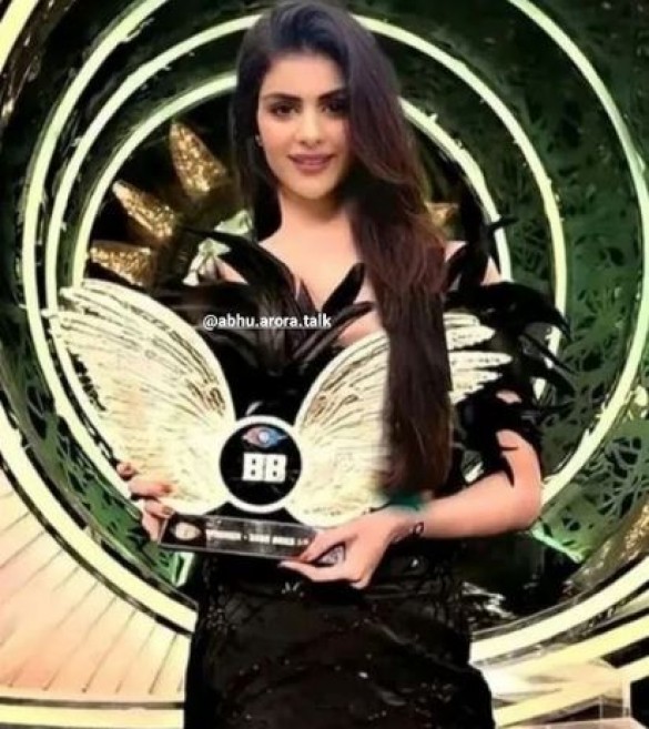 Priyanka Chahar Choudhary became Bigg  Boss 16 winner!,  photo with trophy went viral
