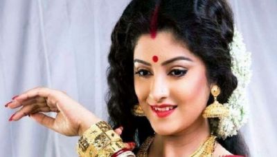 This Actresses Starts Teaching Bengali