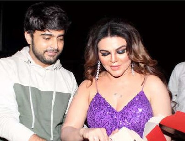 Video!! “Hamare Beech Vo Sab Hua..”, Rakhi Sawant Big revelations on her Pregnancy