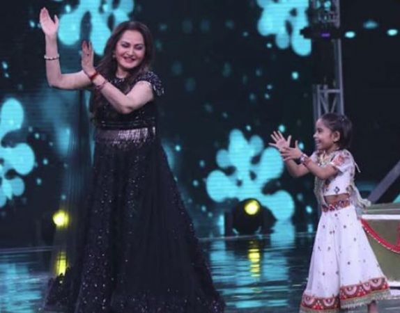 Jaya Prada wins hearts with her charming persona and dance  in Super Dancer