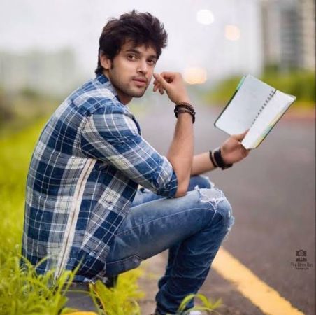 Parth Samthaan requests  media not to distract him on sets