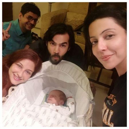 Karan Grover and Poppy Jabbal are the new visitor to Saumya Tandon's newborn, check out the adorable picture