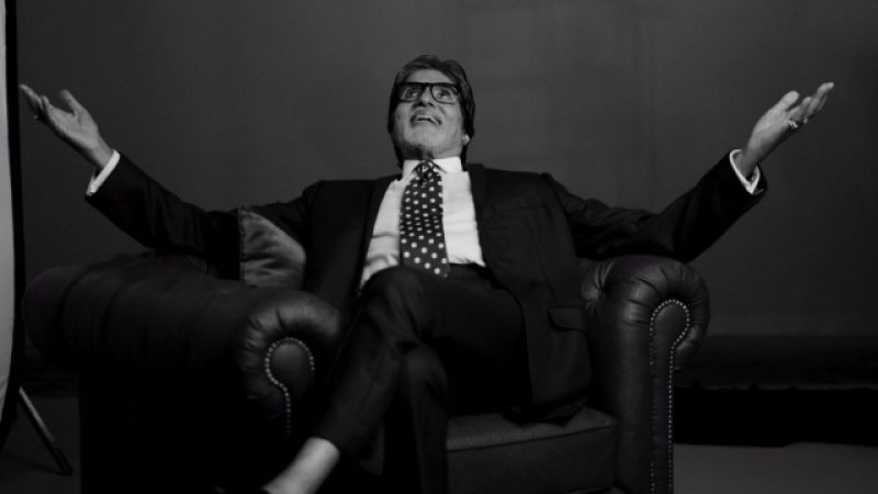 Here's the first picture of Big B as the host of Kaun Banega Crorepati
