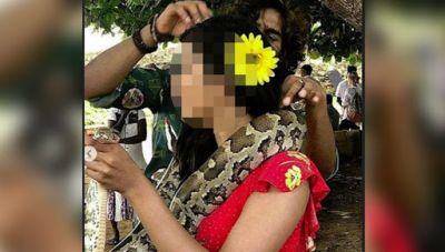 This famous actress gives a pose with a snake, became victim