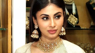 Mouni Roy shares a sexy photo; look here!
