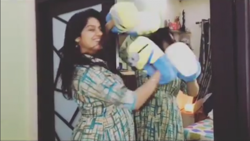 Sandhya Rathi aka Deepika Singh flaunts her baby bump