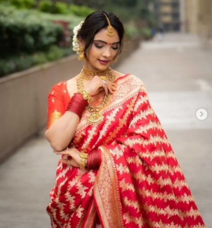 Pooja Banerjee shows her daughter's first glimpse, fans engrossed on smiles