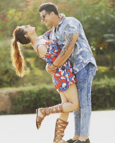Candid Pic! Prince Narula with fiance Yuvika Chaudhary looks much in love