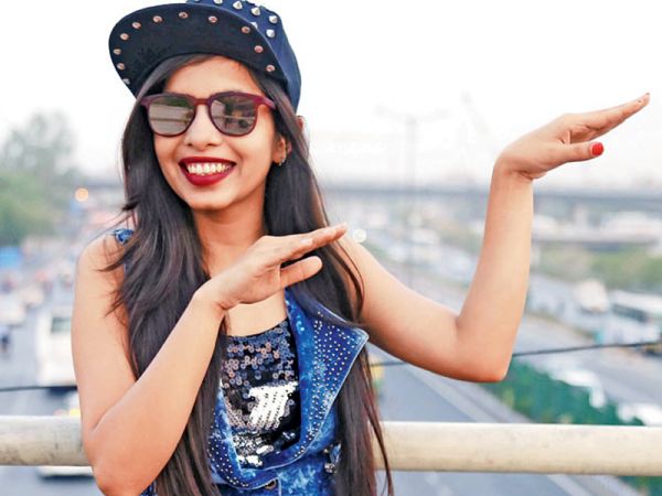 Owner of Selfie Song 'Dhinchak Pooja' Clarifies That The Song is Originally Made by Her