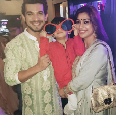 Arjun Bijlani wishes fans Diwali with this pic of himself, his son & wife