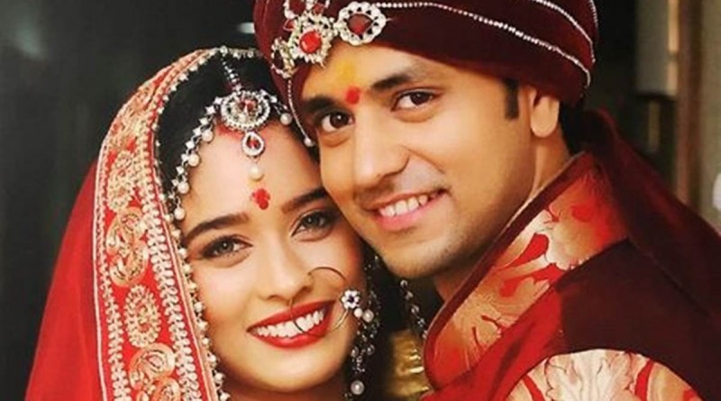 This tele couple had to postponed their wedding due to 'demonetization'