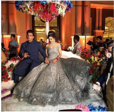 Prince Narula and Yuvika Chaudhary look royal at their wedding reception