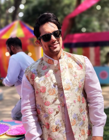 Bade Achhe Lagte Hain fame Manraj Singh celebrate one year of being a part of the show; Watch