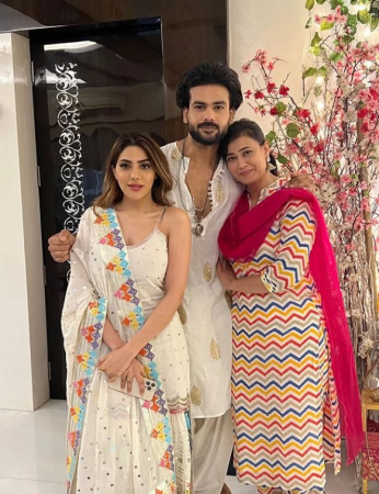 Vishal Singh shares pictures dressed in ethnic attire with Shweta Tiwari and Nikki Tamboli