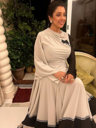 Rupali Ganguly rocks a chic and modern look: Have a look