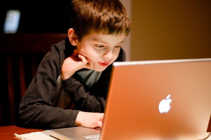 क्या कंप्यूटर कर रहा है बच्चों को बर्बाद?