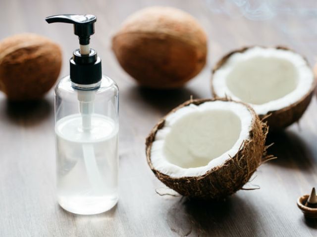 नारियल तेल करता है पेट की चर्बी को कम