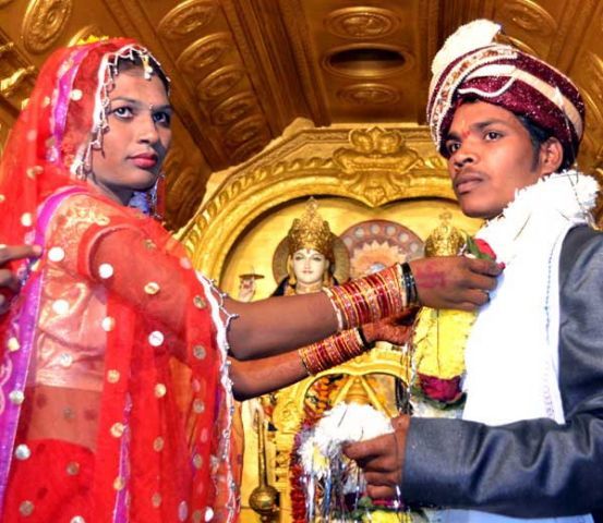 Cashless Wedding: Couple married without investing any Money!