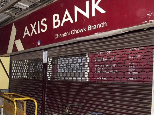 44 fake accounts with excess balance in axis bank...!!!
